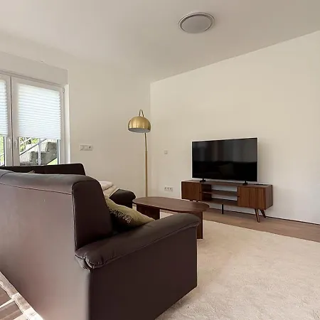 House Camelia - Stilvolles, Grosszuegiges 2-zimmer-apartment *